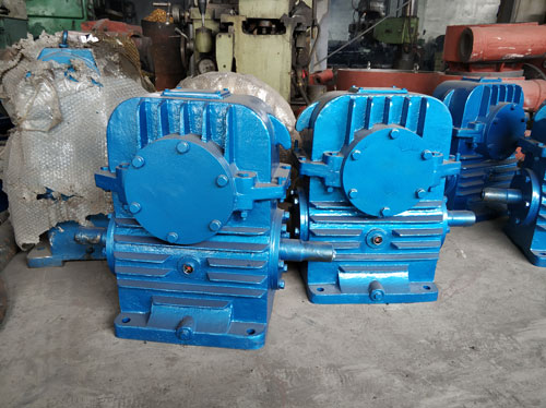 PWU型平面二次包絡蝸輪蝸桿減速機